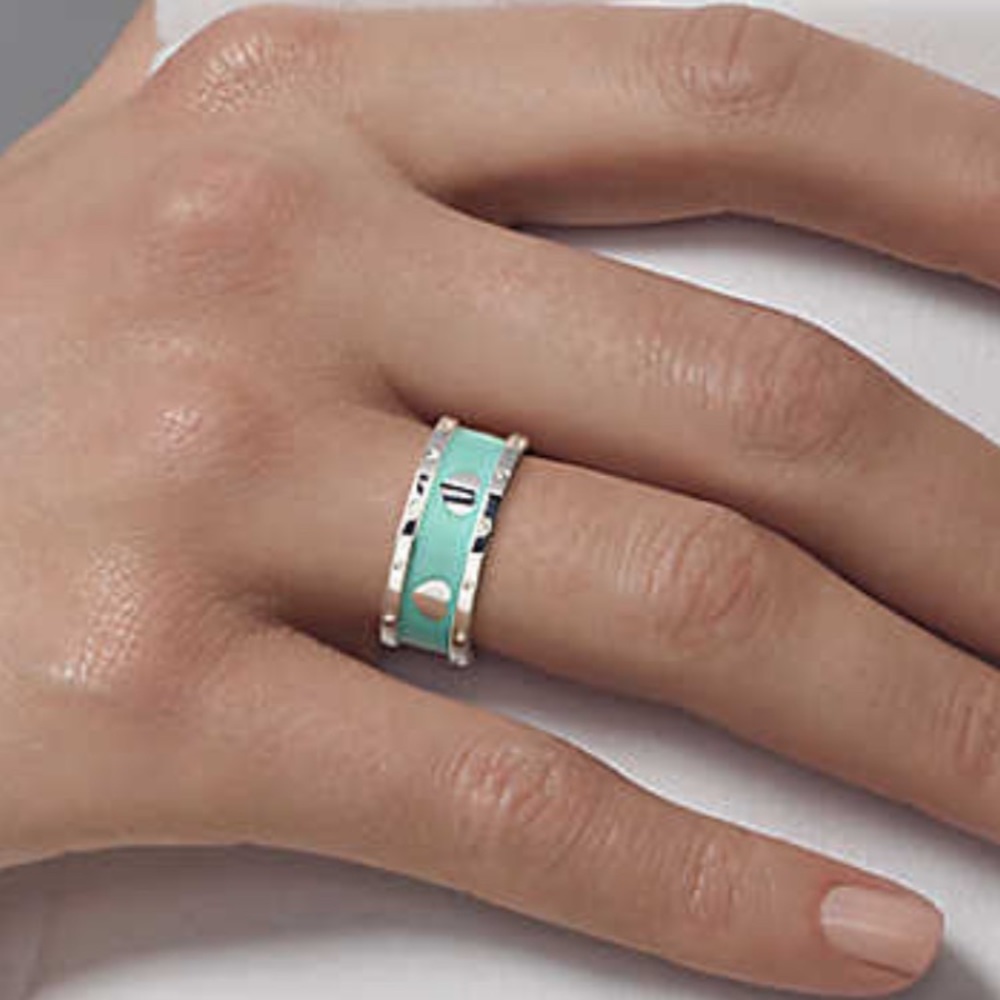 Love heart ring